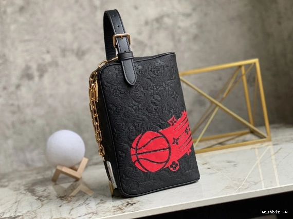 WIS VUITTON DOPP LOUIS KIT LVXNBA CHANELOAKROOM 0824